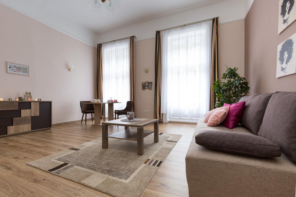 Bpm: Dob70 Classic Apartment In Downtown Budapest Habitación foto
