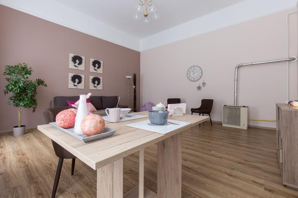 Bpm: Dob70 Classic Apartment In Downtown Budapest Habitación foto