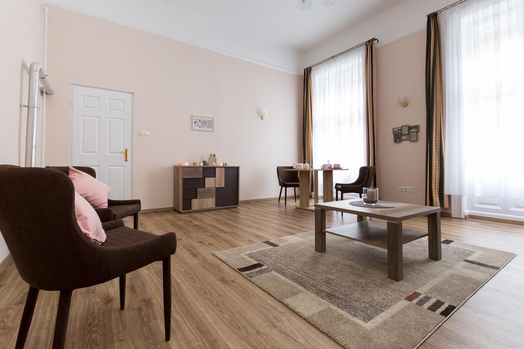 Bpm: Dob70 Classic Apartment In Downtown Budapest Habitación foto