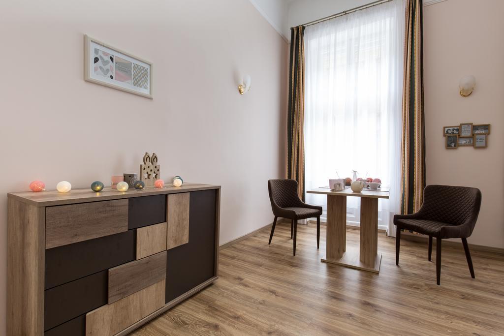 Bpm: Dob70 Classic Apartment In Downtown Budapest Habitación foto