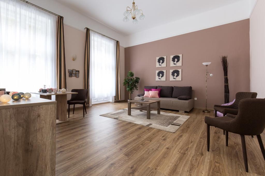 Bpm: Dob70 Classic Apartment In Downtown Budapest Habitación foto