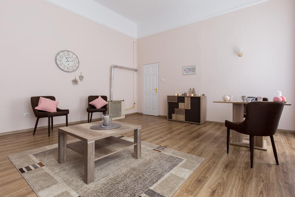 Bpm: Dob70 Classic Apartment In Downtown Budapest Habitación foto